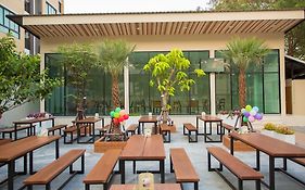 Alisha Court Hotel & Residence