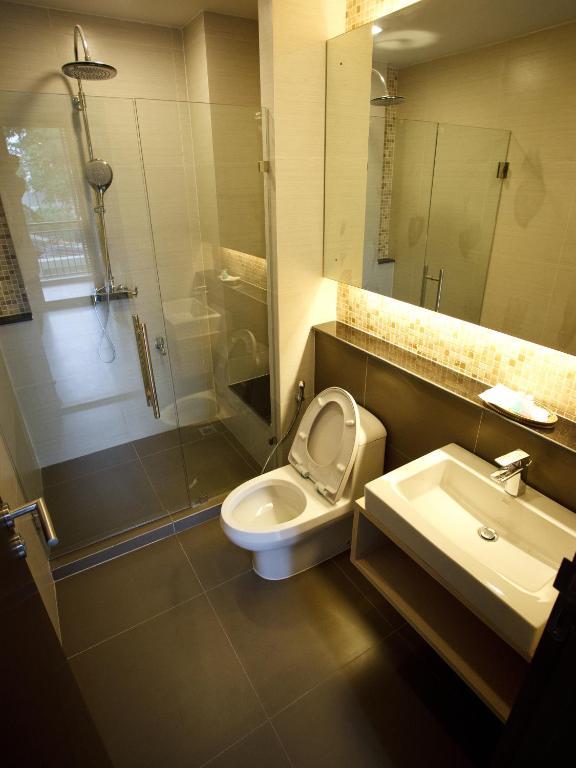 Alisha Court Hotel & Residence Bangkok Room photo